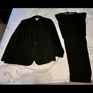 Emaline Women’s Suit Size 16w